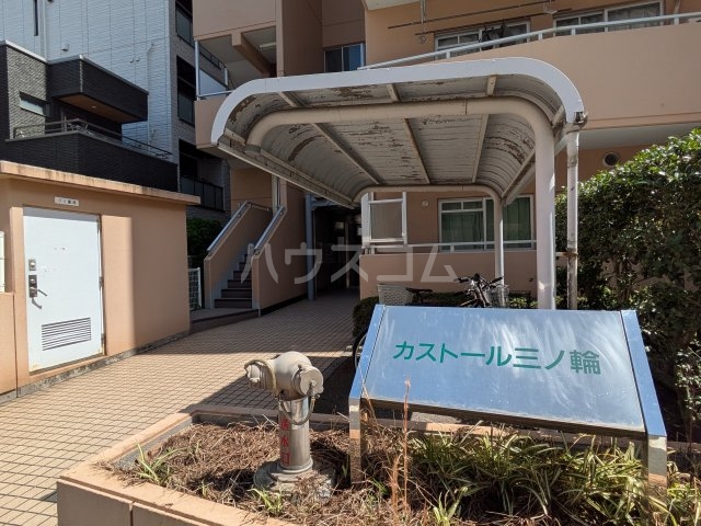 25/27 エントランス