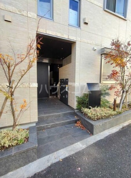 15/21 エントランス