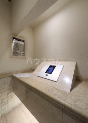 17/18 エントランス