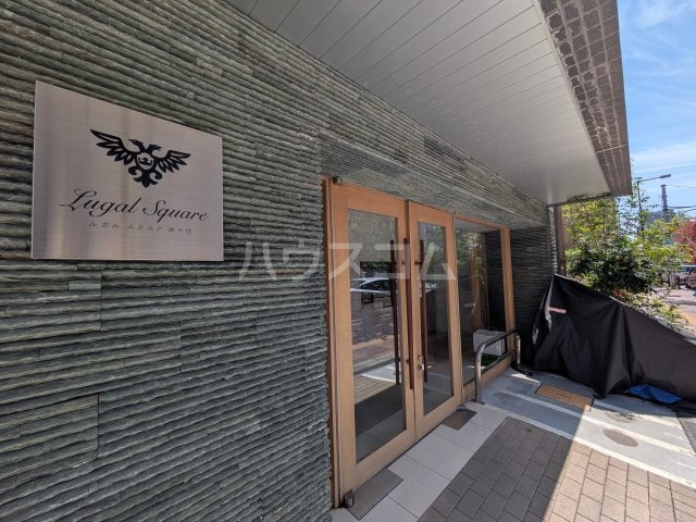 25/26 エントランス