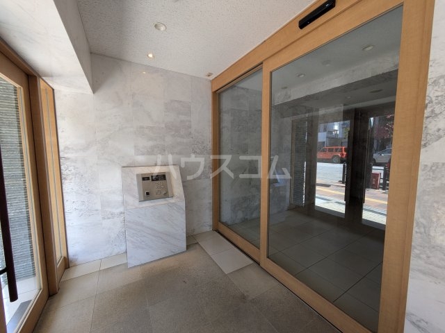 26/26 エントランス