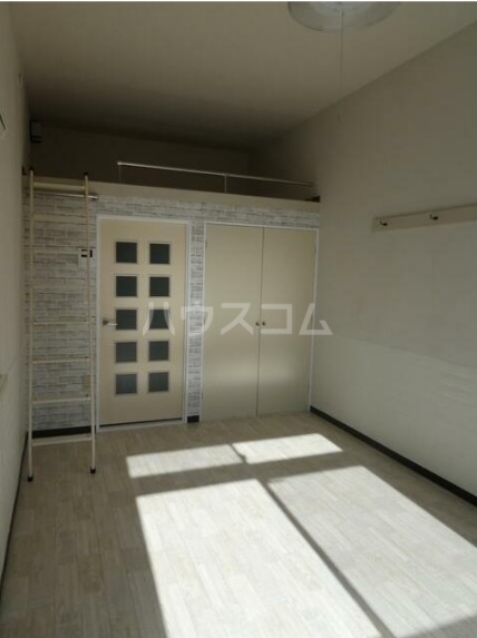 18/22 エントランス