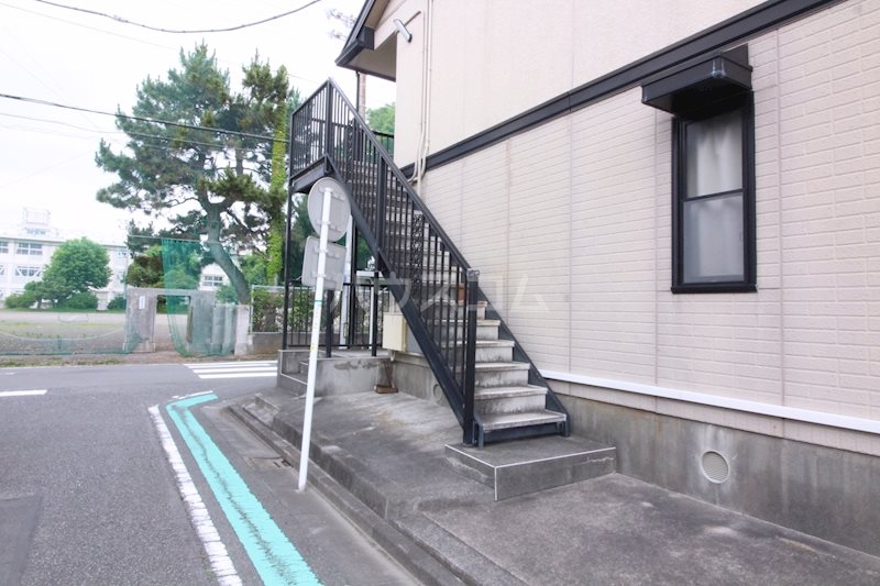 18/22 エントランス