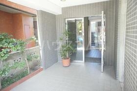 16/26 エントランス