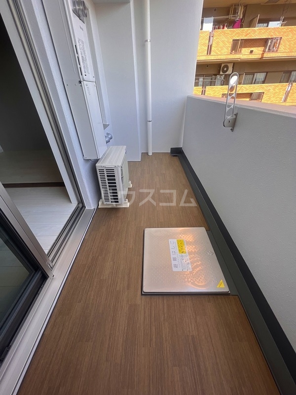 13/19 バルコニー