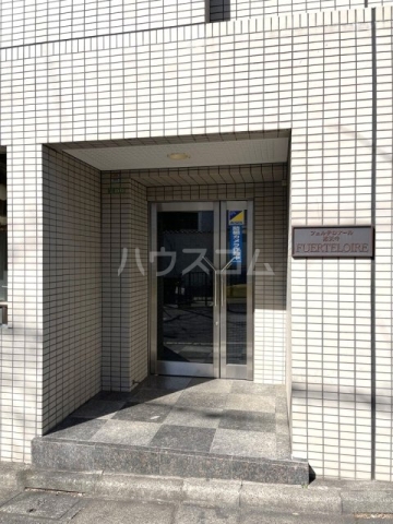 21/30 エントランス