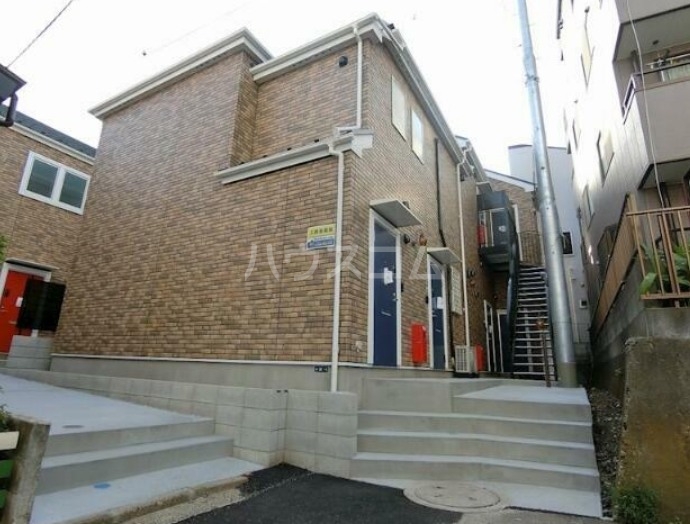 16/20 エントランス