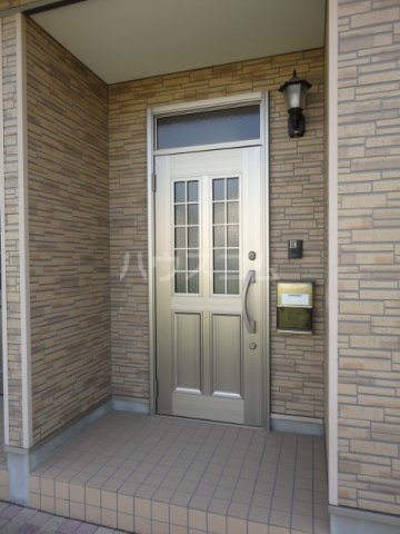 28/30 エントランス