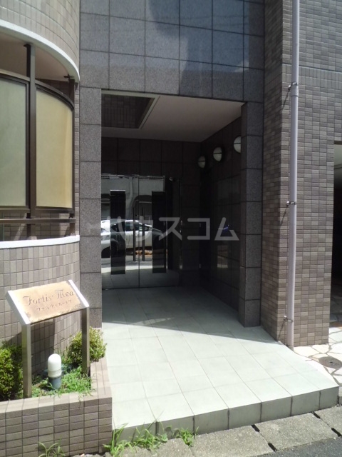 15/17 エントランス