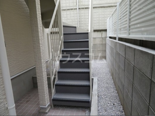 28/30 エントランス