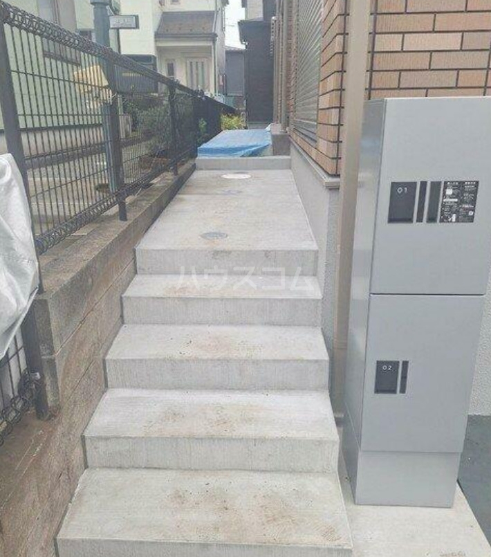 17/25 エントランス