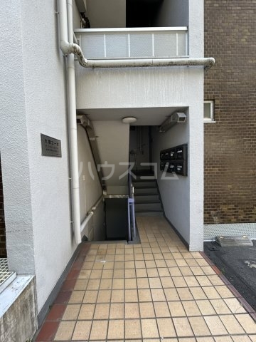 22/30 エントランス