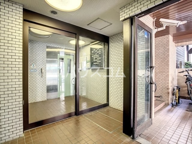 16/22 エントランス