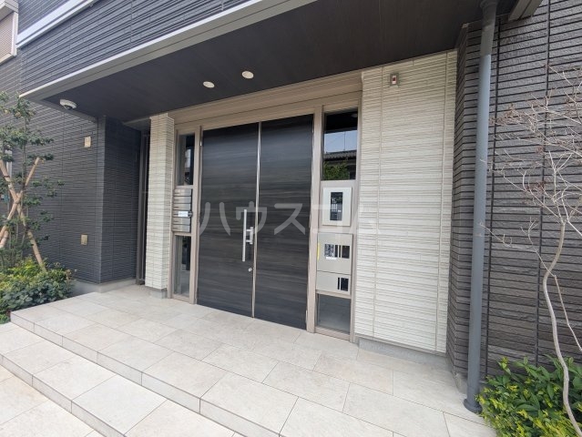 3/4 エントランス