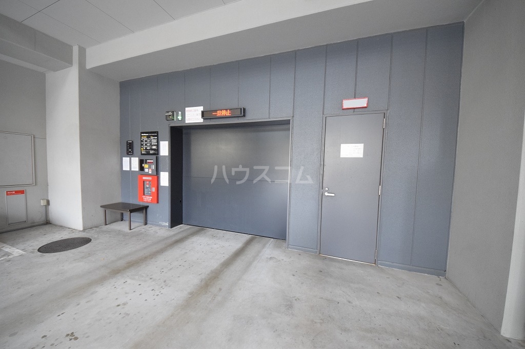27/30 駐車場