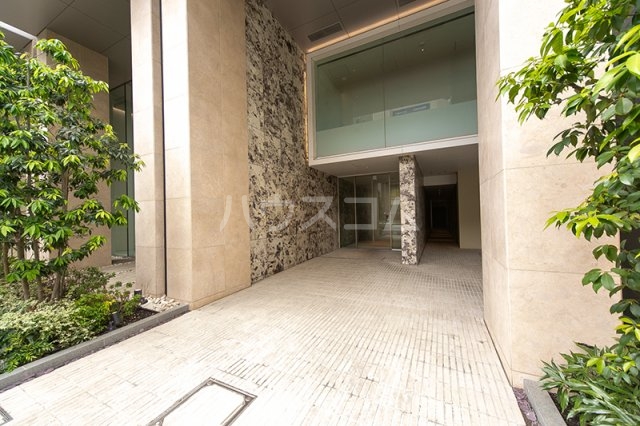 17/20 エントランス