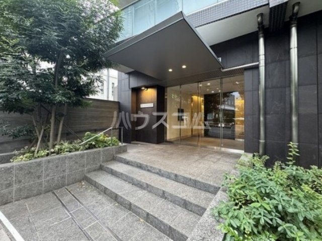 18/28 エントランス