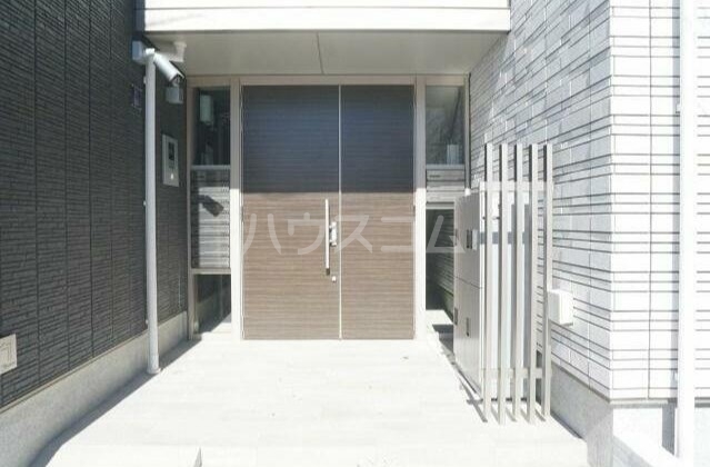 16/22 エントランス