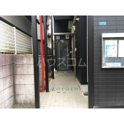 23/29 エントランス