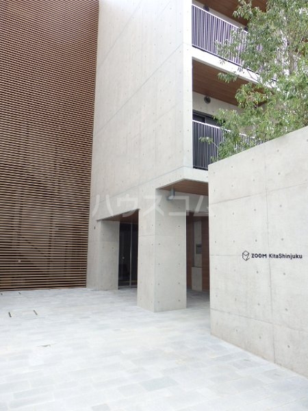 16/26 エントランス