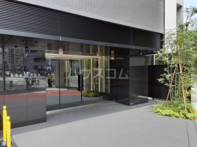 20/27 エントランス