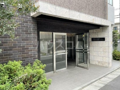 16/17 エントランス