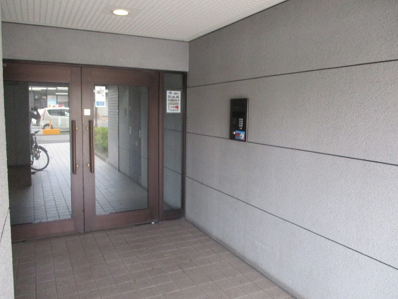 21/30 エントランス