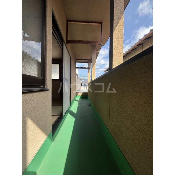 16/27 バルコニー