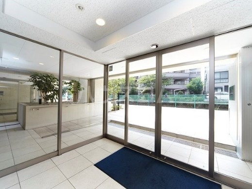 14/22 エントランス