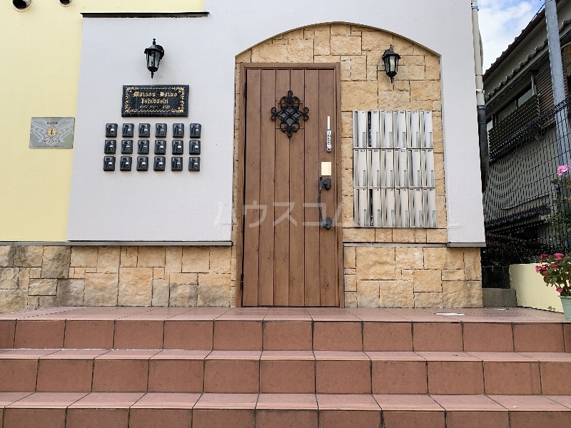 21/30 エントランス