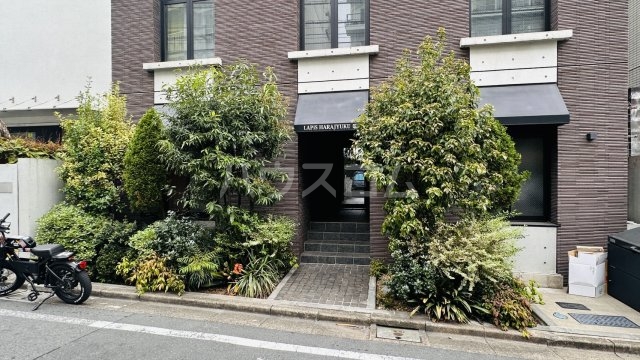 16/17 エントランス