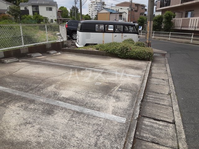 22/26 駐車場