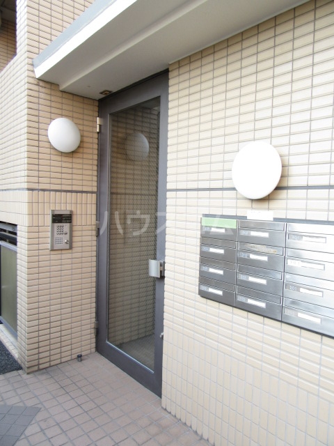 17/26 エントランス