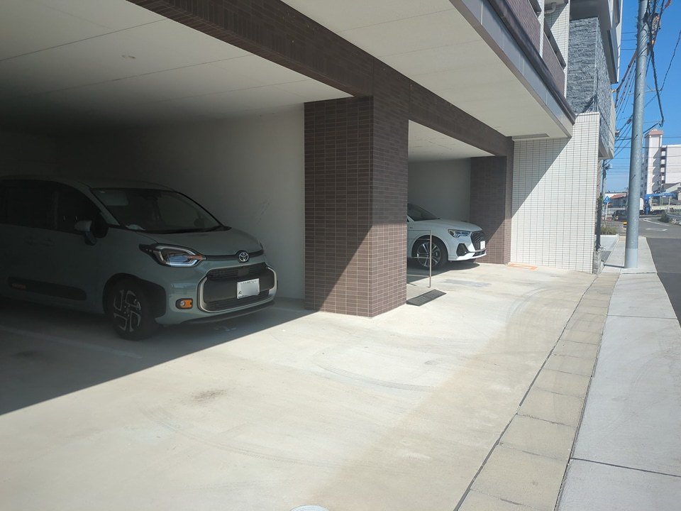 26/30 駐車場