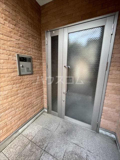 3/4 エントランス