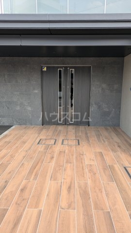 21/24 エントランス