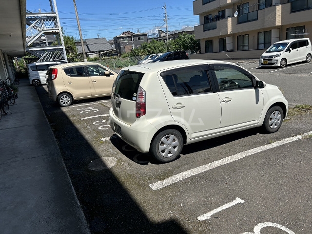 22/30 駐車場