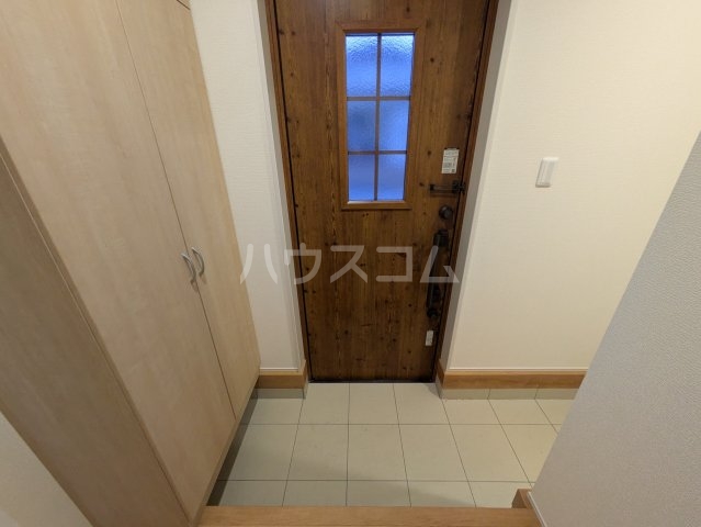 16/30 玄関