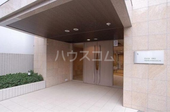 16/21 エントランス