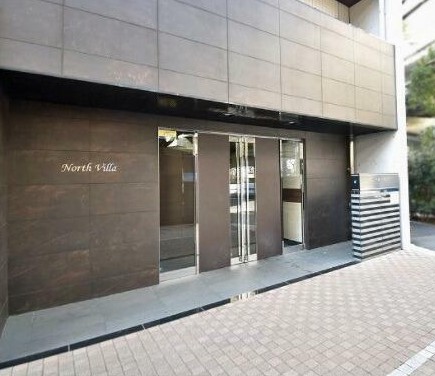 20/26 エントランス