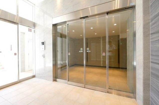 24/29 エントランス