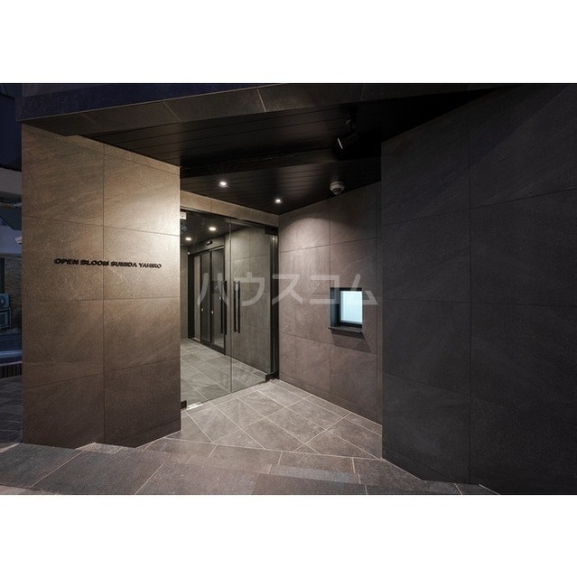 2/4 エントランス