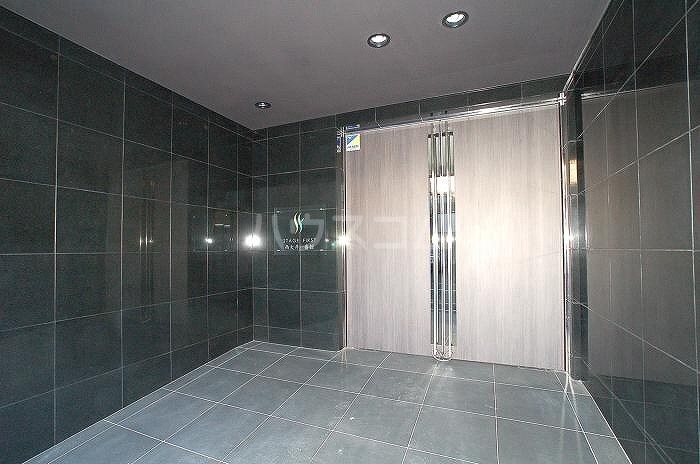 14/21 エントランス