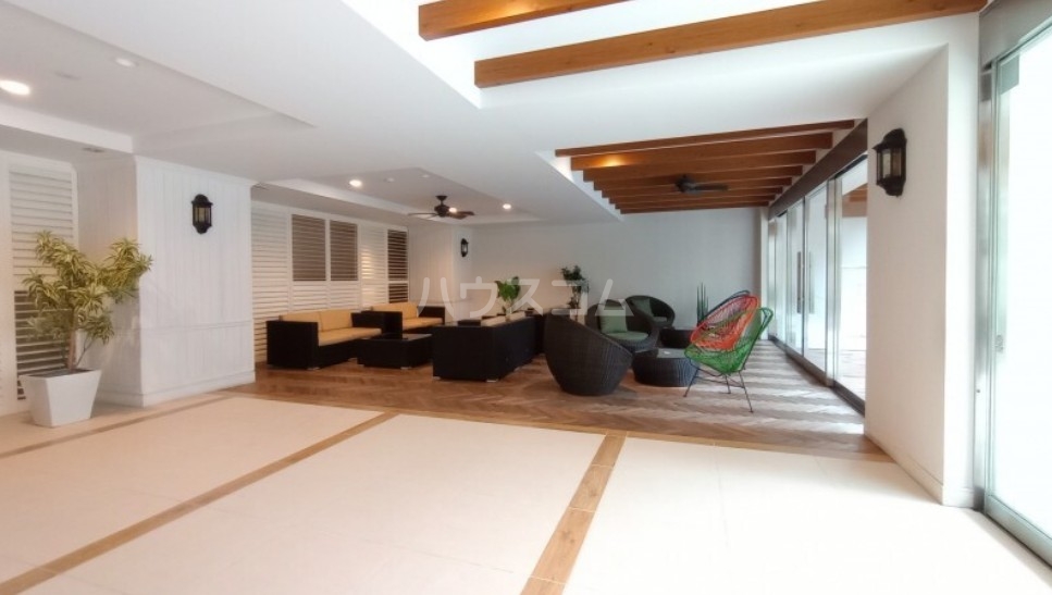 14/20 エントランス