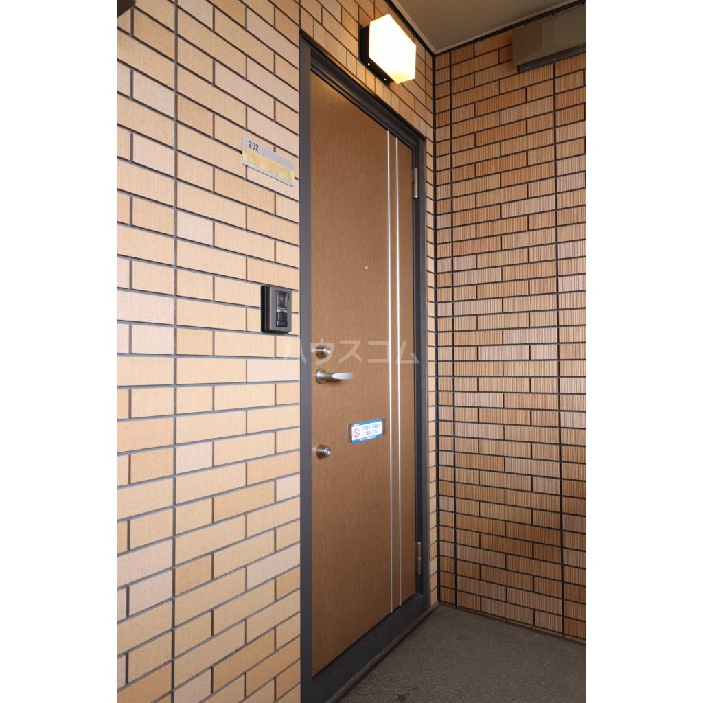 19/22 エントランス