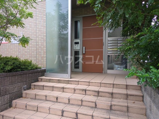 25/30 エントランス