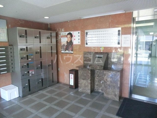 22/30 エントランス