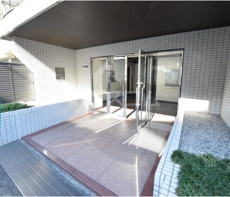 16/26 エントランス