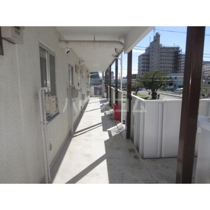 15/15 エントランス