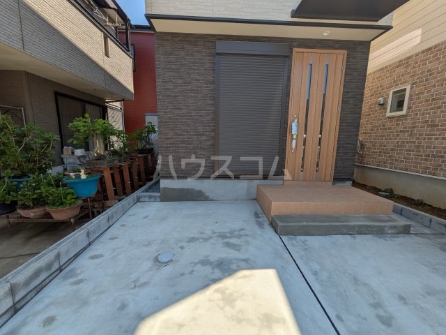 28/30 エントランス